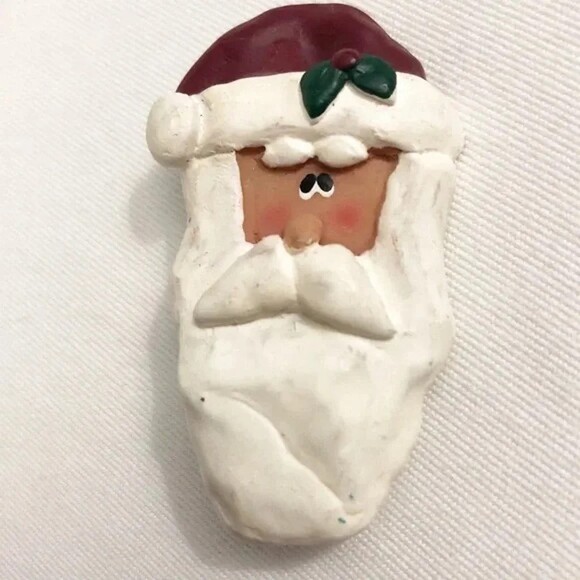 Santa Pin - Picture 1 of 4